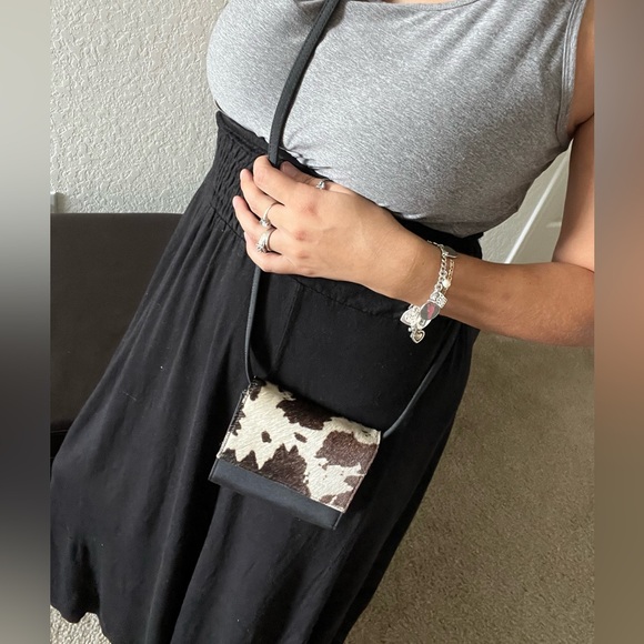 Cowhide Crossbody Purse w/ detachable strap - Picture 6 of 6